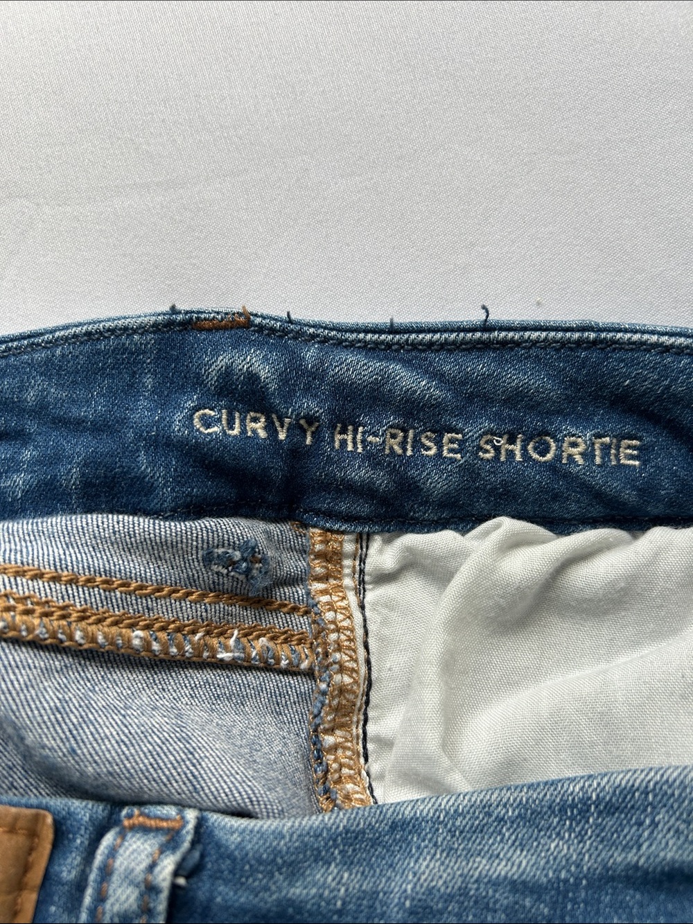 American Eagle Curvy Hi-Rise Shortie Denim Women’s Shorts - Picture 7 of 7